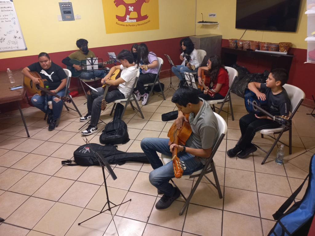 GuitarBass Escuela de Música