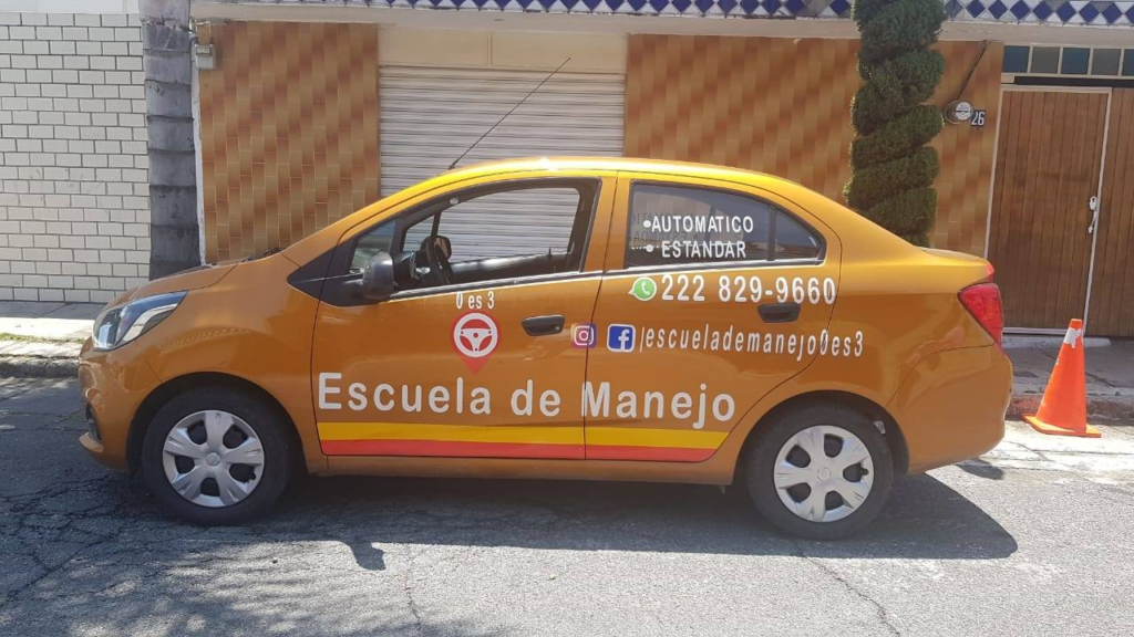 Escuela de Manejo 0 es 3