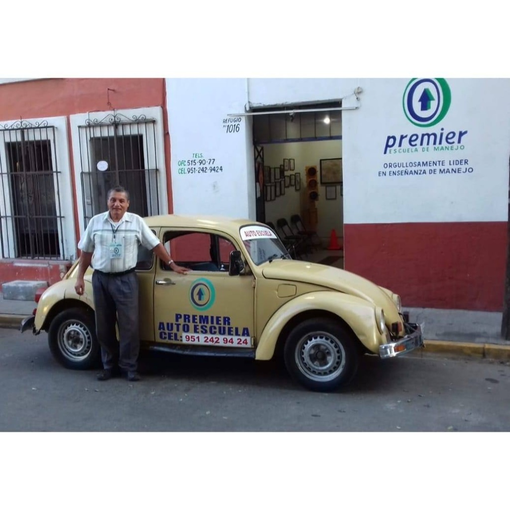 Escuela De Manejo Premier