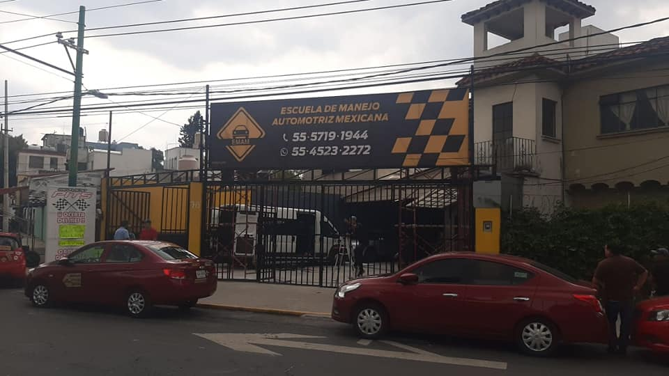 Escuela de Manejo Automotriz Mexicana