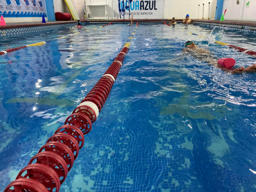 Agua Azul Escuela de Natación
